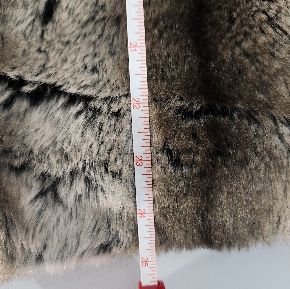 Faux Fur Vest in Brown and Black, Size Med - Picture 6 of 7
